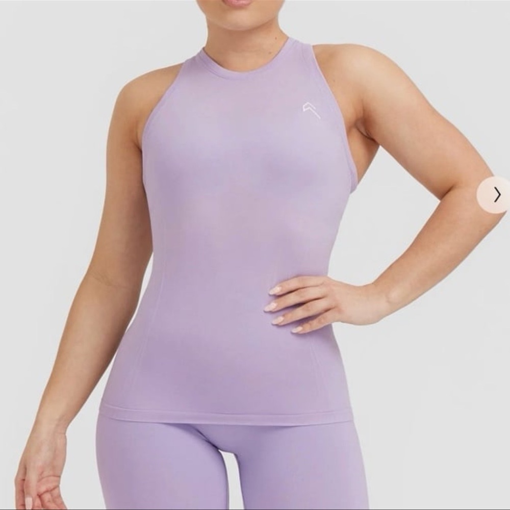 GO TO SEAMLESS FITTED HIGH NECK VEST